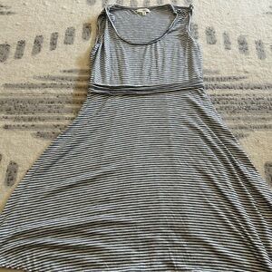 Max Studio Gray Striped Midi Dress